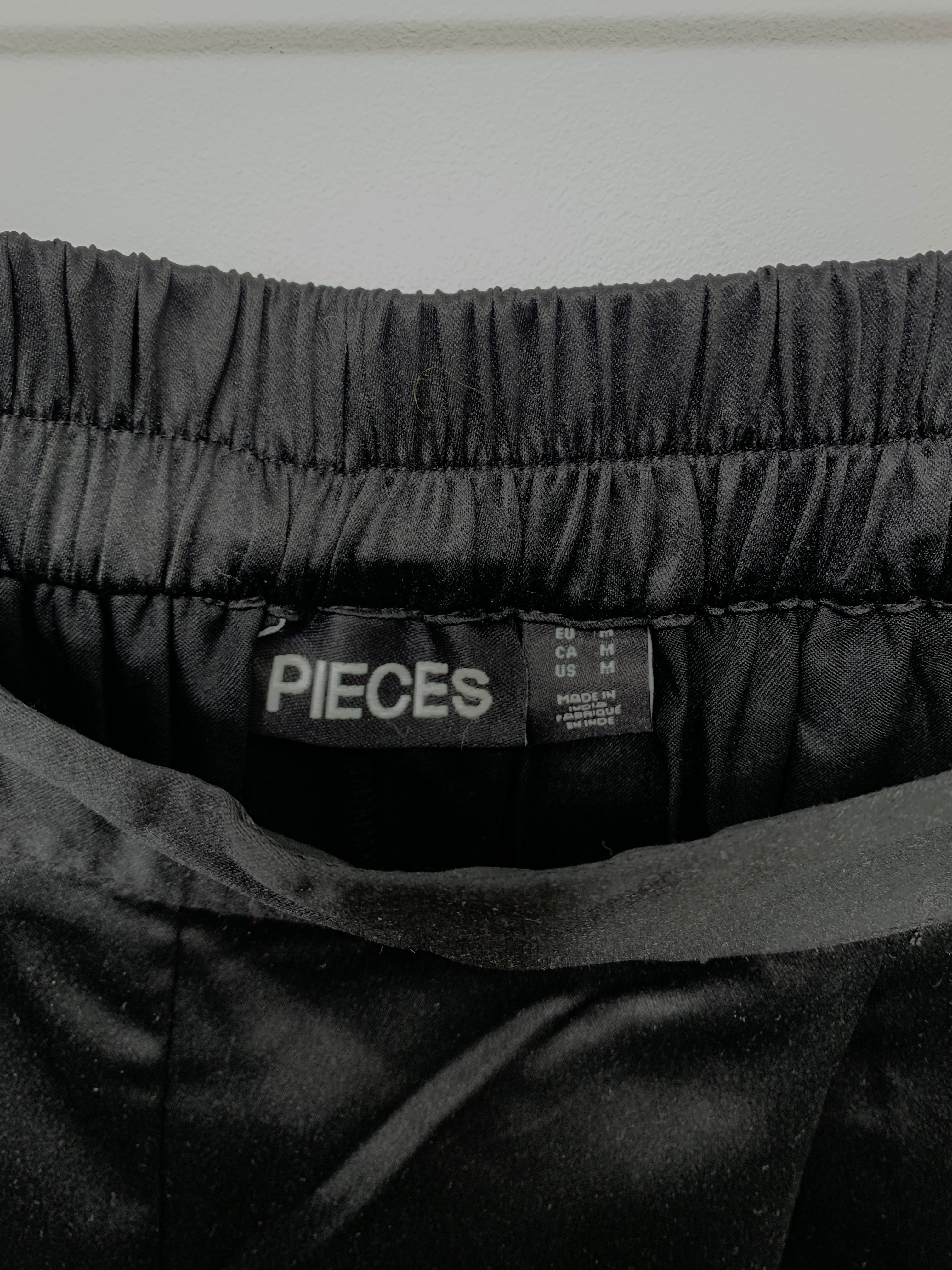 Pieces Bukser